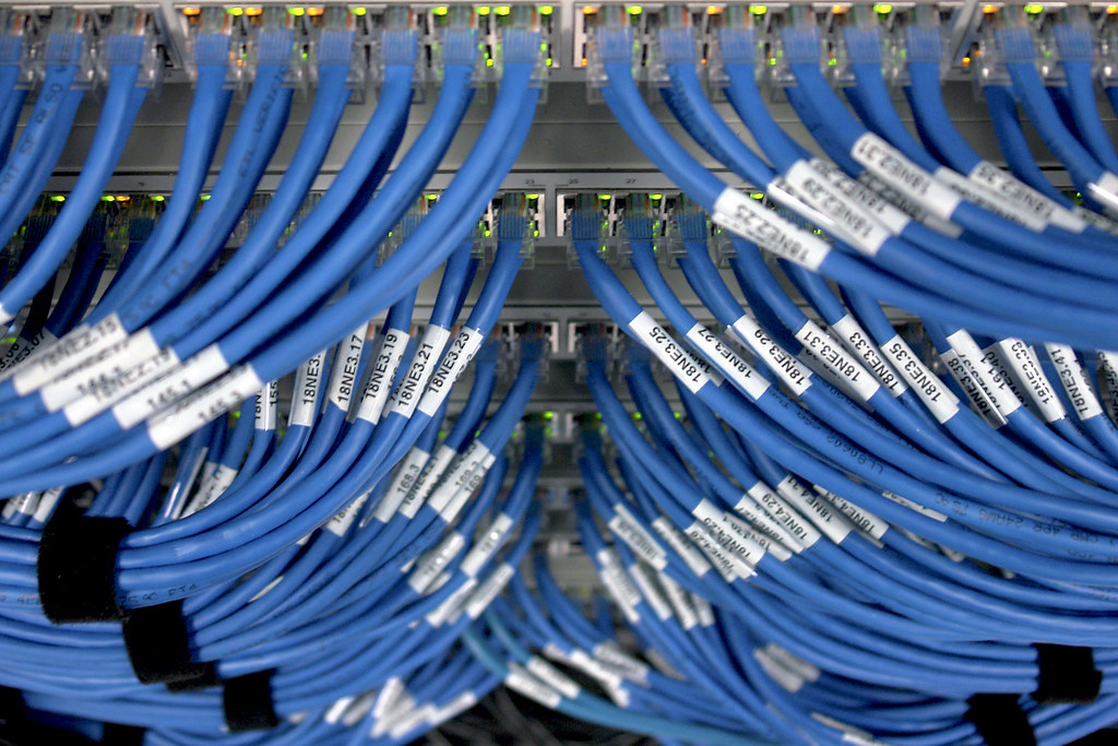 快连_快连官网_全球网络加速专家：快连 面向多系统用户的使用技巧 202605：跨平台无缝协同指南（封面配图）